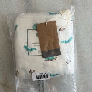 NWT Kyte baby crib sheet in crawl